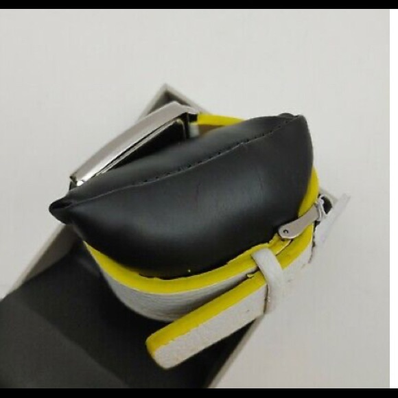 Kenneth Cole Reaction Oversized Rectangle Watch - Picture 3 of 7